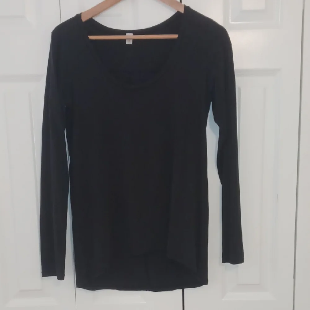lululemon athletica Black Long Sleeve Scoop Neck Tee Size 8